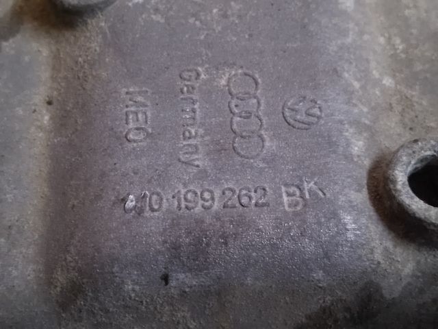 bontott VW GOLF IV Motor Tartó Bak (Fém)