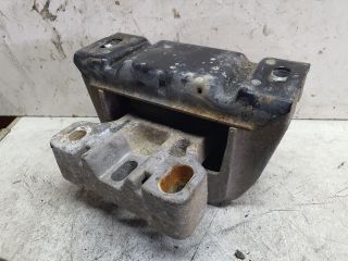 bontott VW GOLF IV Motor Tartó Bak (Fém)