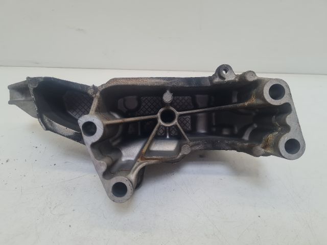 bontott VW GOLF IV Motor Tartó Bak (Fém)