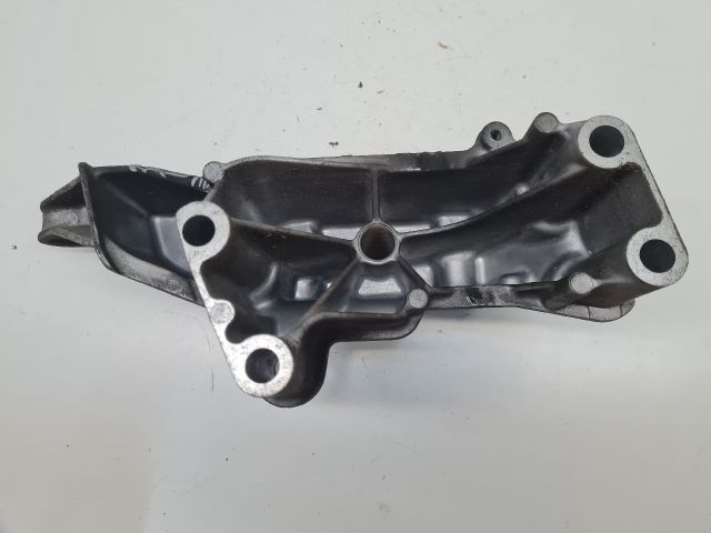 bontott VW GOLF IV Motor Tartó Bak (Fém)