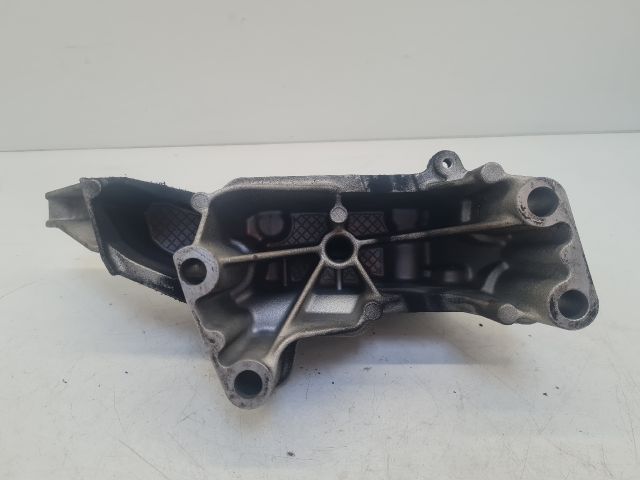 bontott VW GOLF IV Motor Tartó Bak (Fém)