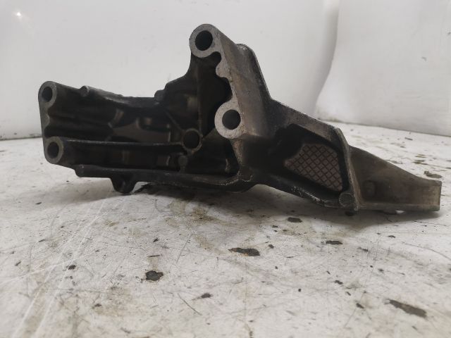 bontott VW GOLF IV Motor Tartó Bak (Fém)