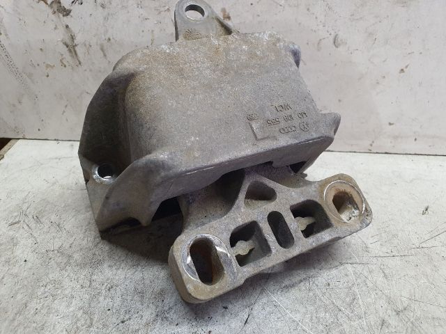 bontott VW GOLF IV Motor Tartó Bak (Fém)