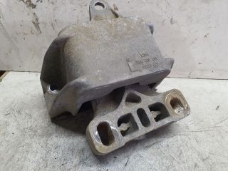 bontott VW GOLF IV Motor Tartó Bak (Fém)