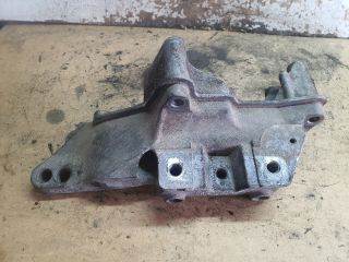 bontott VW GOLF IV Motor Tartó Bak (Fém)