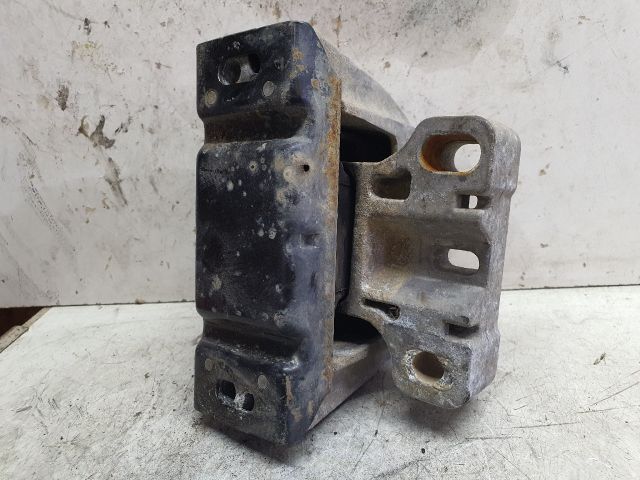 bontott VW GOLF IV Motor Tartó Bak (Fém)