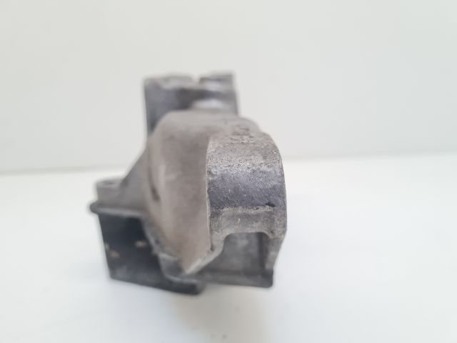 bontott VW GOLF IV Motor Tartó Bak (Fém)
