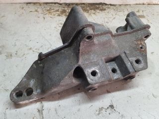 bontott VW GOLF IV Motor Tartó Bak (Fém)