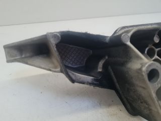 bontott VW GOLF IV Motor Tartó Bak (Fém)