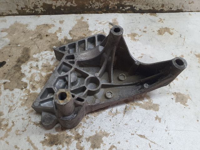 bontott VW GOLF IV Motor Tartó Bak (Fém)