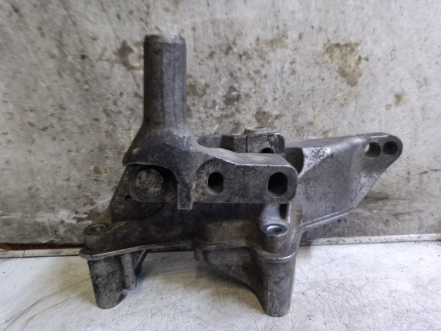 bontott VW GOLF IV Motor Tartó Bak (Fém)