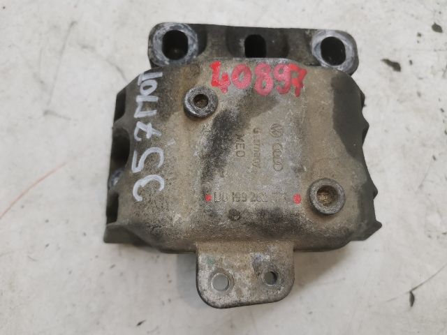 bontott VW GOLF IV Motor Tartó Bak Jobb