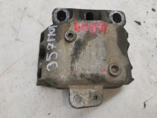 bontott VW GOLF IV Motor Tartó Bak Jobb