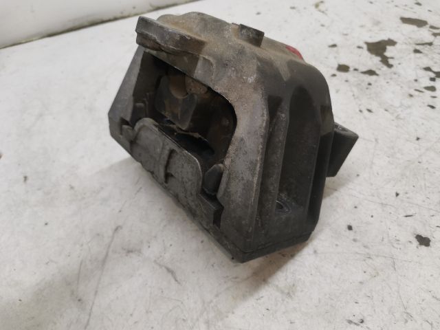 bontott VW GOLF IV Motor Tartó Bak Jobb