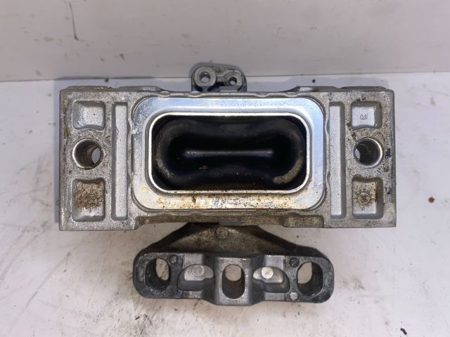 bontott VW GOLF IV Motor Tartó Bak Jobb