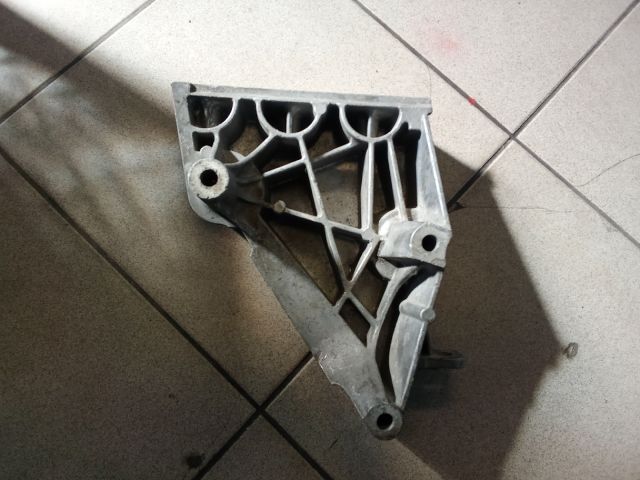 bontott VW GOLF IV Motor Tartó Bak (Pozíciófüggetlen)