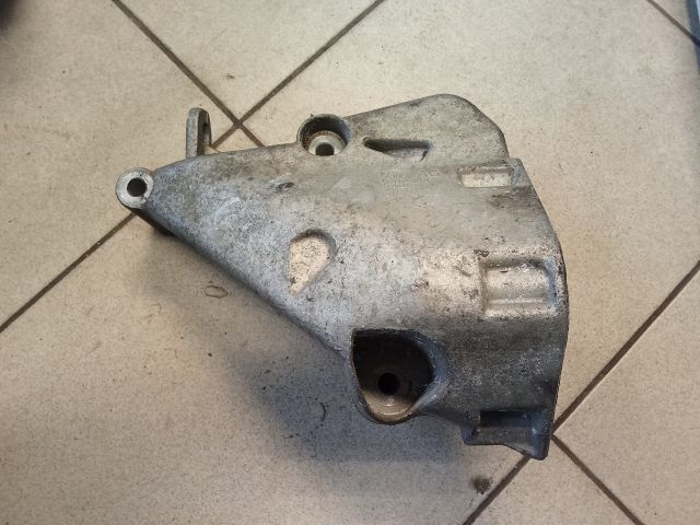 bontott VW GOLF IV Motor Tartó Bak (Pozíciófüggetlen)