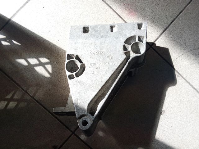 bontott VW GOLF IV Motor Tartó Bak (Pozíciófüggetlen)