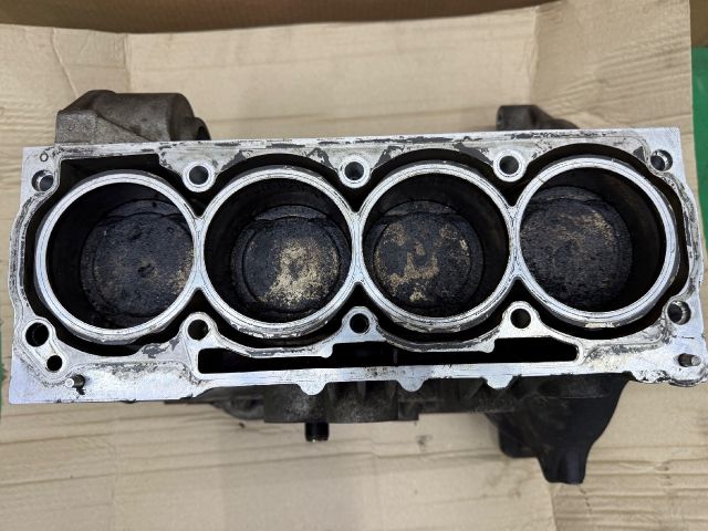 bontott VW GOLF IV Motorblokk (Fűzött)