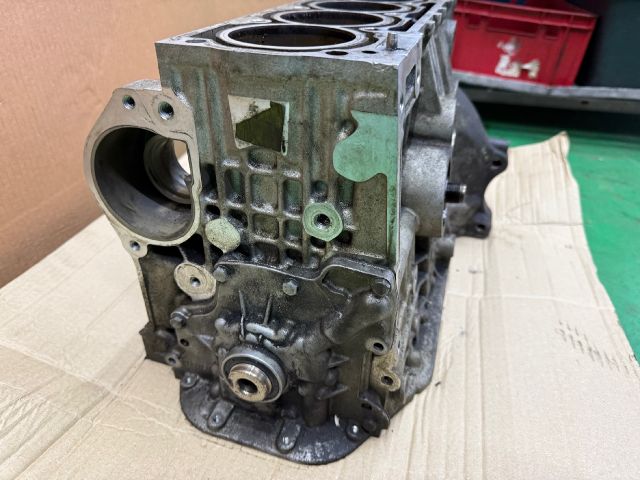 bontott VW GOLF IV Motorblokk (Fűzött)