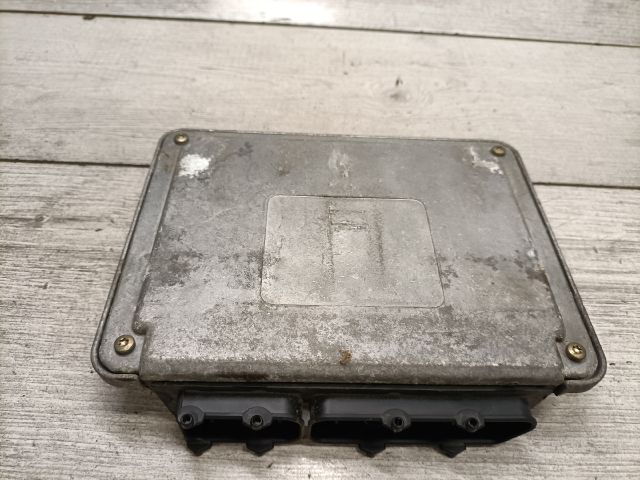 bontott VW GOLF IV Motorvezérlő