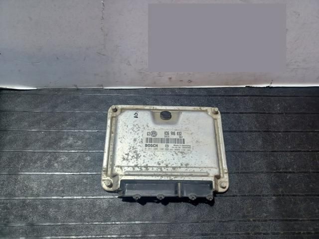 bontott VW GOLF IV Motorvezérlő