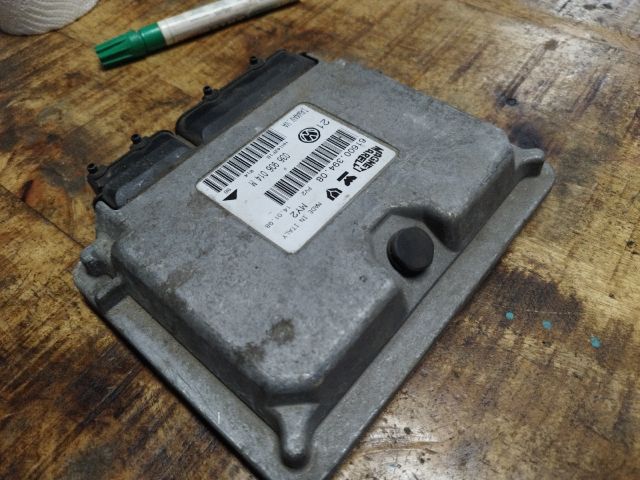 bontott VW GOLF IV Motorvezérlő