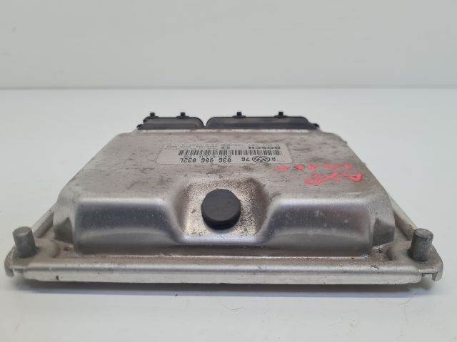 bontott VW GOLF IV Motorvezérlő