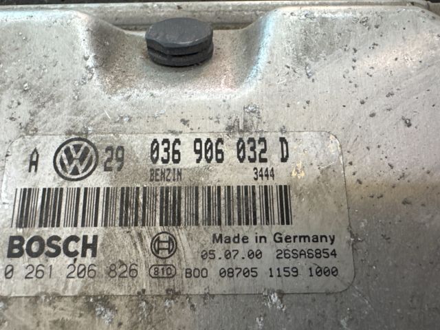 bontott VW GOLF IV Motorvezérlő