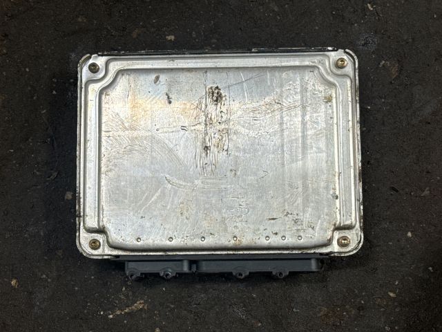 bontott VW GOLF IV Motorvezérlő