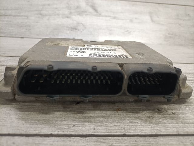 bontott VW GOLF IV Motorvezérlő