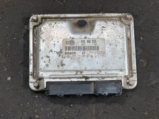 bontott VW GOLF IV Motorvezérlő