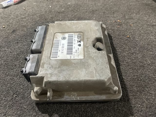 bontott VW GOLF IV Motorvezérlő