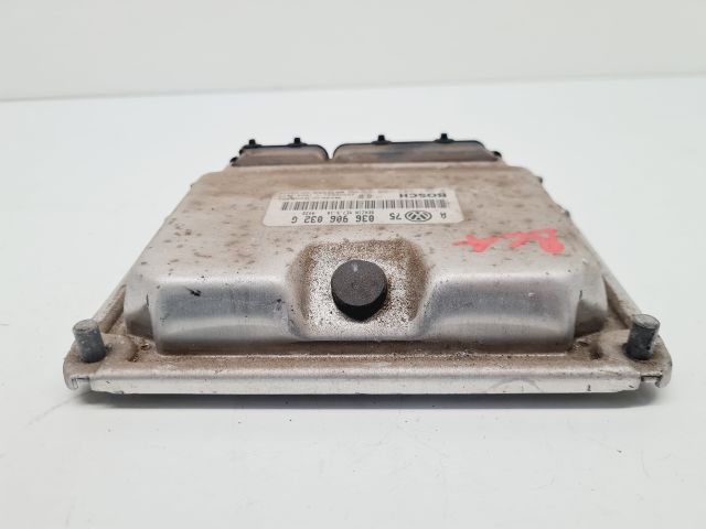 bontott VW GOLF IV Motorvezérlő