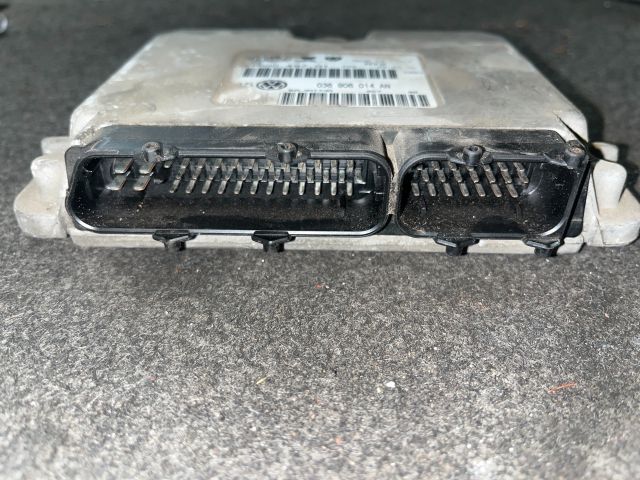 bontott VW GOLF IV Motorvezérlő