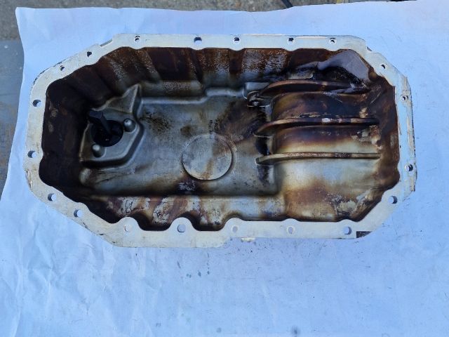 bontott VW GOLF IV Olajteknő