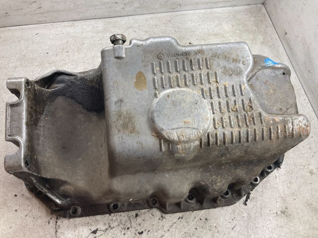 bontott VW GOLF IV Olajteknő