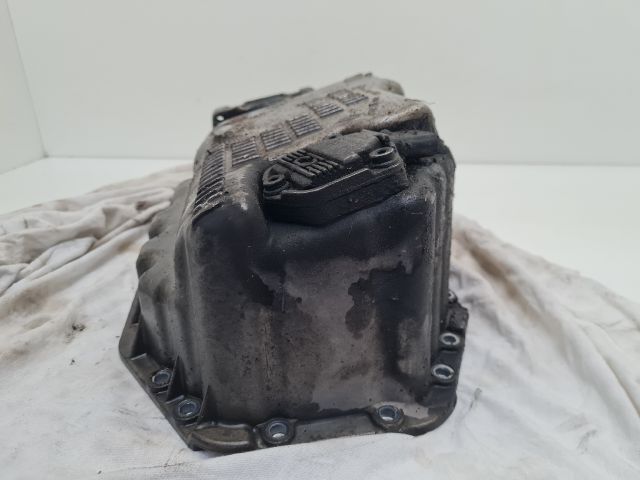 bontott VW GOLF IV Olajteknő