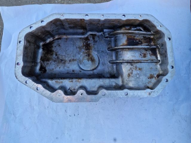 bontott VW GOLF IV Olajteknő