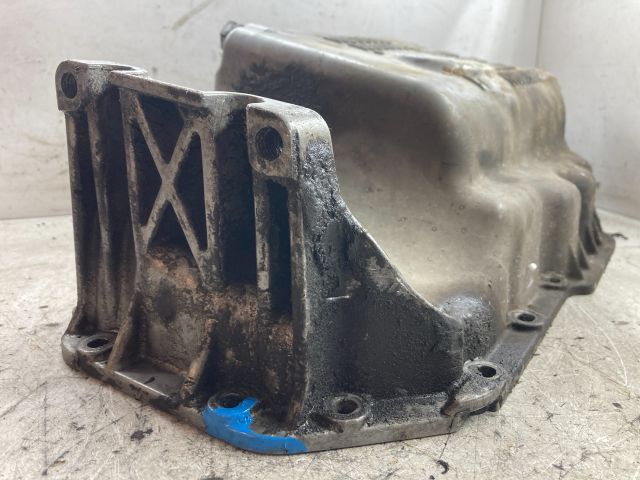 bontott VW GOLF IV Olajteknő