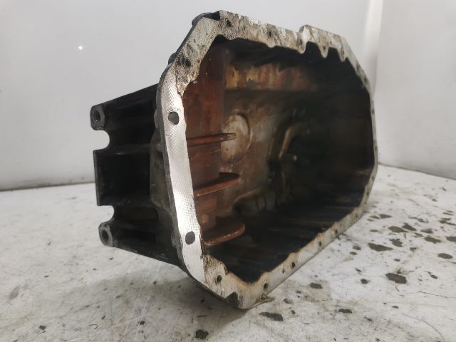 bontott VW GOLF IV Olajteknő