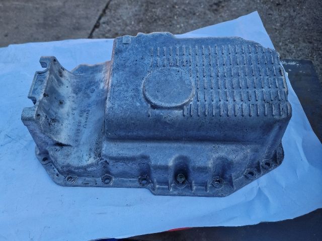 bontott VW GOLF IV Olajteknő