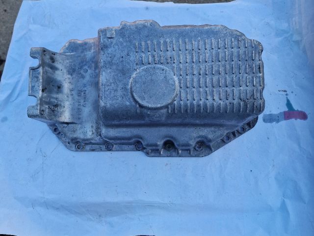 bontott VW GOLF IV Olajteknő