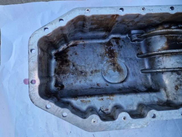 bontott VW GOLF IV Olajteknő