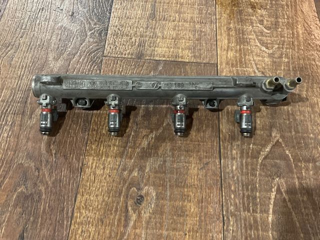 bontott VW GOLF IV Porlasztó Sor / Híd