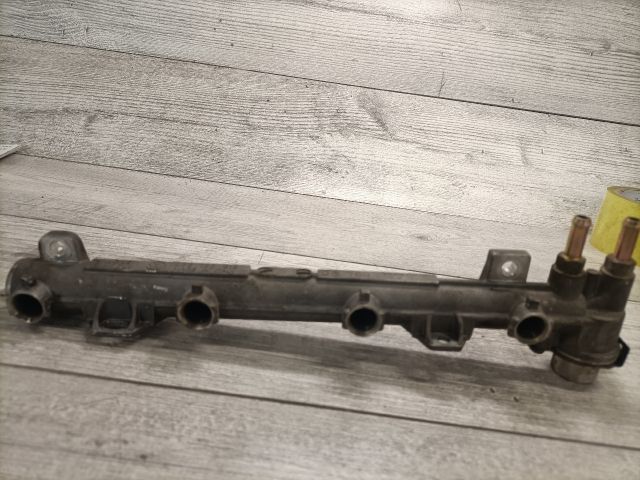 bontott VW GOLF IV Porlasztó Sor / Híd