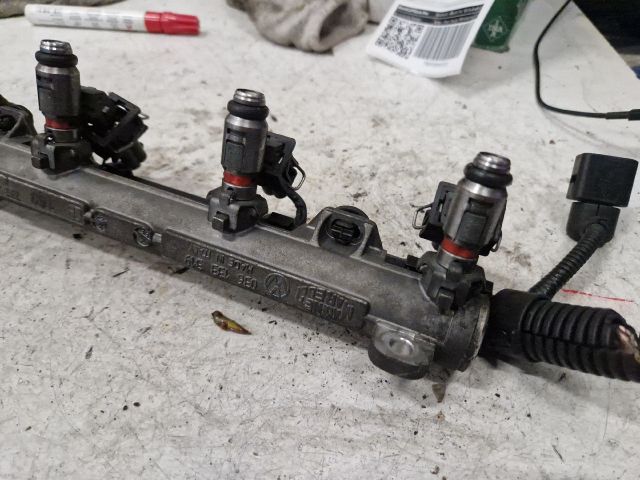 bontott VW GOLF IV Porlasztó Sor / Híd