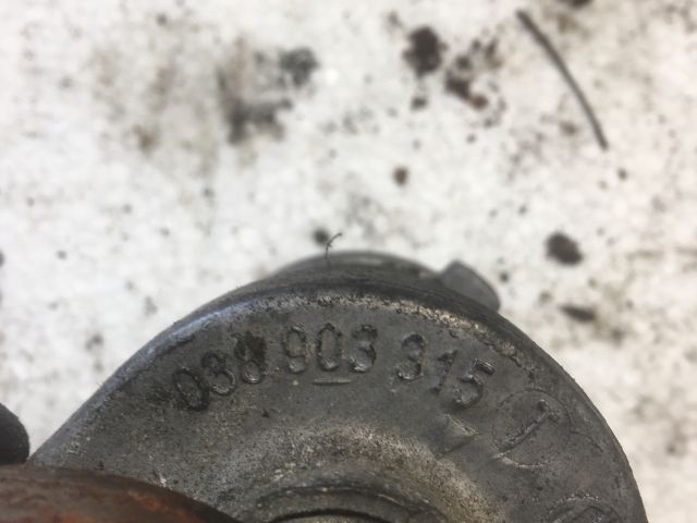 bontott VW GOLF IV Szíjfeszítő Görgő