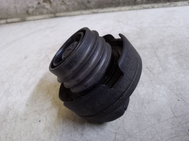 bontott VW GOLF IV Tanksapka