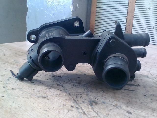 bontott VW GOLF IV Termosztátház